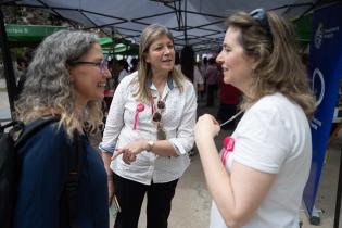 20251022dicimouyjmr1173.jpg Jornada de prevención del cáncer de mama en la plaza Líber Se