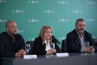20251022dicimouyjmr1210.jpg Intendente Mario Bergara, firma convenio con la Asociación de