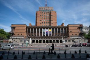 20251023dicimouyjmr1264.jpg Fachada de la Intendencia de Montevideo