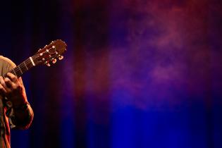 20251031dicimouyjmr1471.jpg Final de programa Guitarra Negra 2025