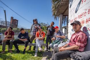 Pintada de mural en Casavalle por usuarios de El Achique Casaval