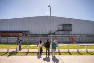 Pintada de mural en Casavalle por usuarios de El Achique Casaval