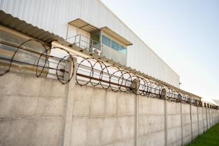 Pintada de mural en Casavalle por usuarios de El Achique Casaval