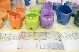 Pintada de mural en Casavalle por usuarios de El Achique Casaval