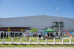 Pintada de mural en Casavalle por usuarios de El Achique Casaval