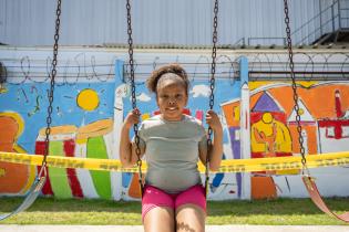Pintada de mural en Casavalle por usuarios de El Achique Casaval
