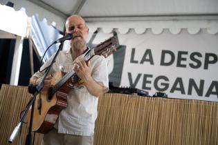 20251101dicimouyjmr1534.jpg Jornada de adopción de animales y feria vegana en el Velódrom