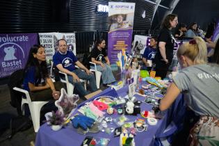 20251101dicimouyjmr1549.jpg Jornada de adopción de animales y feria vegana en el Velódrom