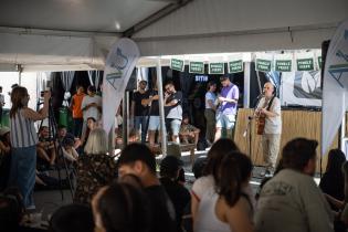 20251101dicimouyjmr1553.jpg Jornada de adopción de animales y feria vegana en el Velódrom