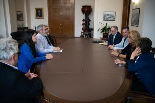 El intendente interino Justo Onandi se reúne con Cristina Valid