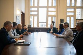 El intendente interino Justo Onandi se reúne con Cristina Valid