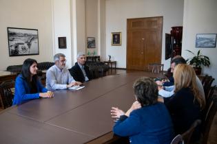 El intendente interino Justo Onandi se reúne con Cristina Valid