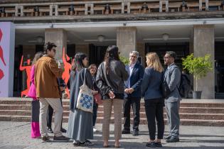 Intendente (i) Justo Onandi, recibe a embajadas interesadas en c