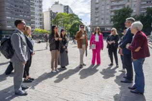 Intendente (i) Justo Onandi, recibe a embajadas interesadas en c