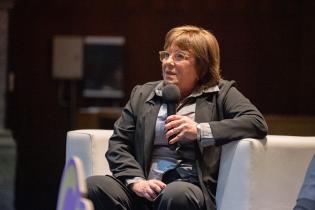 Intendente (i) Justo Onandi, participa en la mesa de apertura de