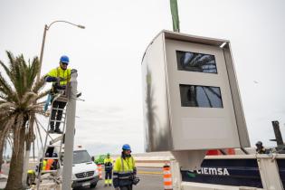 Colocación de radar en Rambla y José Cúneo Perinetti