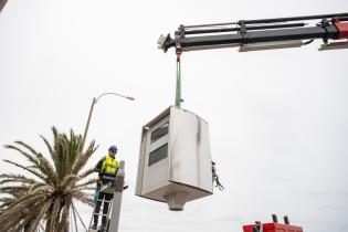 Colocación de radar en Rambla y José Cúneo Perinetti