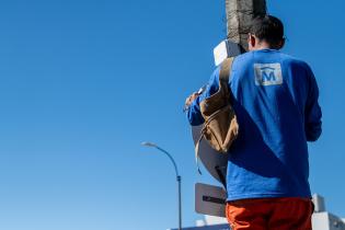 Colocación cartelería prohibido estacionar en Bv. Batlle y Ord
