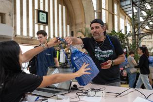 Retiro de kits de la carrera San Felipe y Santiago