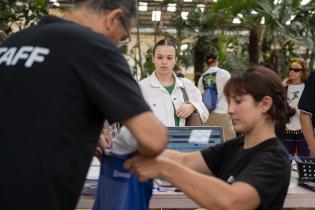 Retiro de kits de la carrera San Felipe y Santiago