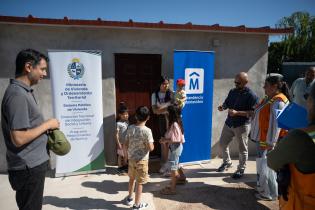 Entrega de viviendas a dos familias en Juventud 14, en el marco 