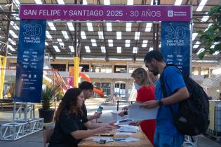 Entrega de kits de la carrera San Felipe y Santiago