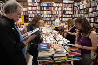 Recorrido por Noche de las Librerías 2025 