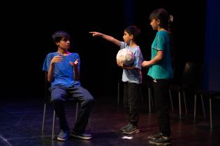 Muestra talleres del programa Esquinas de la Cultura en la sala 