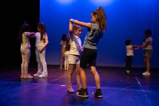 Muestra talleres del programa Esquinas de la Cultura en la sala 