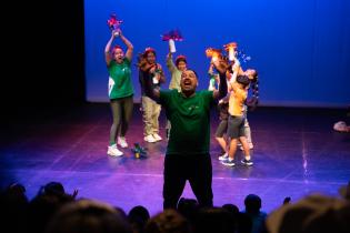 Muestra talleres del programa Esquinas de la Cultura en la sala 