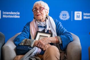 Declaración de visitante ilustre de Montevideo a la Dra. Stella