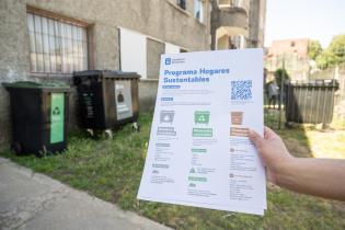 Entrega de contenedores en casco del Cerro, por inicio de progra