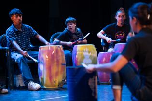 Jornadas de adolescentes en escena de la Movida Joven