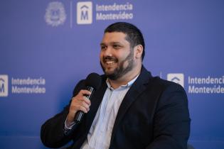 Director de Desarrollo Económico, Camilo Benítez durante el foro de Enoturismo en Montevideo