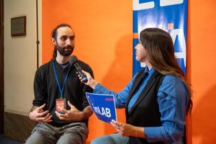 InLAB, registro de actividades en pasillo