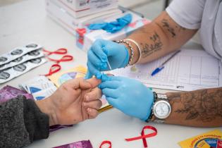 Testeos por el Día de Mundial respuesta del VIH
 Título Testeo