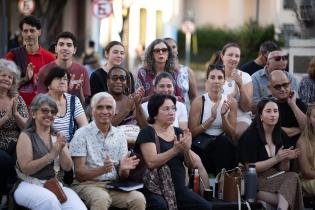  Lanzamiento del vino y el medio y medio de C1080