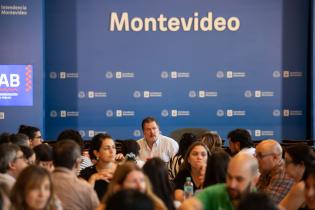 InLAB, registro de actividades en pasillo