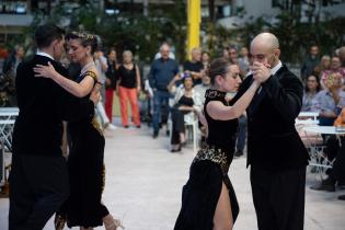 Milonga esquinera en el Espacio Modelo