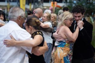 Milonga esquinera en el Espacio Modelo