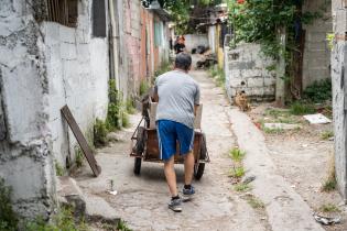 Mudanza de 46 viviendas del asentamiento Alfonso Lamas - Barros 