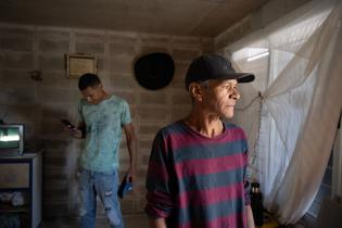 Inauguración de viviendas de realojo para familias del asentami