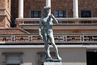 El David, réplica Miguel Ángel, explanada Intendencia