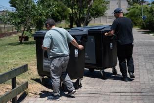  Entrega de contenedores en municipios A y G