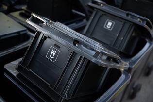 Entrega de contenedores en municipio G