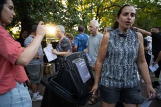 Entrega de contenedores en municipio G