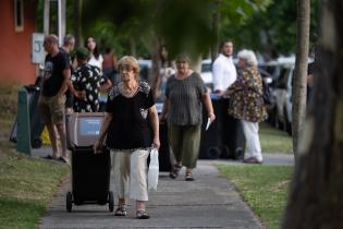 Entrega de contenedores en municipio G
