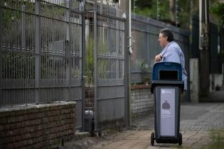 Entrega de contenedores en municipio G