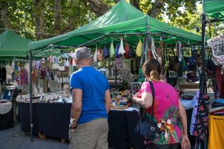 Feria de economía social y solidaria en paseo plaza de los 33