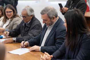 Firma de convenio con ADEOM en el Ministerio de Trabajo y Seguri